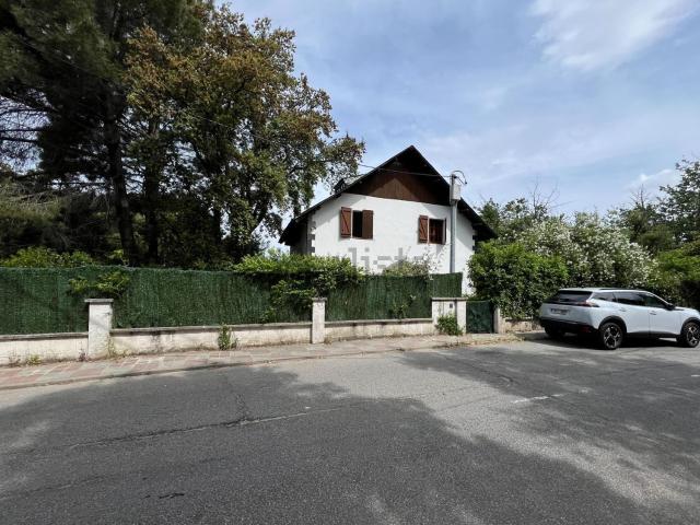 Chalet, Vallgorguina