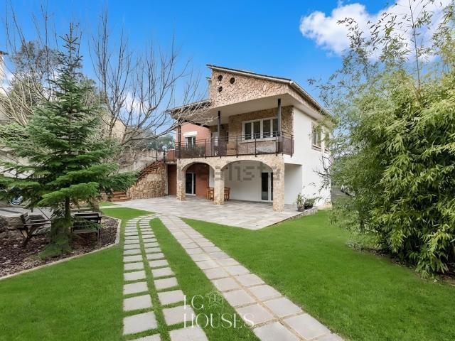 Chalet, Vallgorguina
