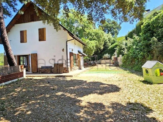 Chalet, Vallgorguina