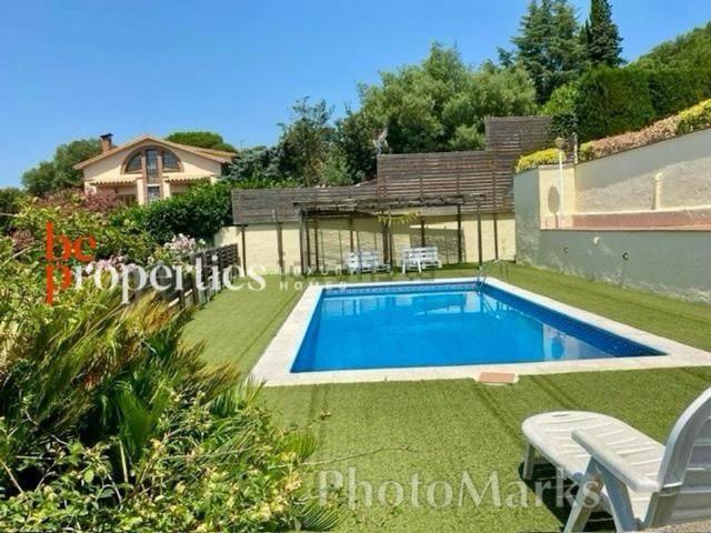 Chalet, Vallgorguina