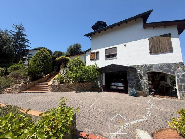 Chalet, Vallgorguina
