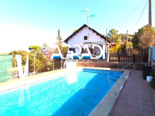 Chalet, Vallgorguina