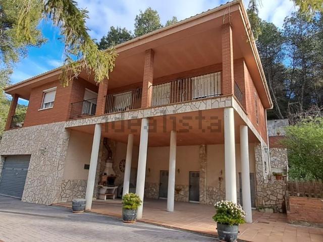 Chalet, Vallirana