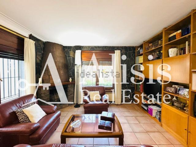 Chalet, Vallirana
