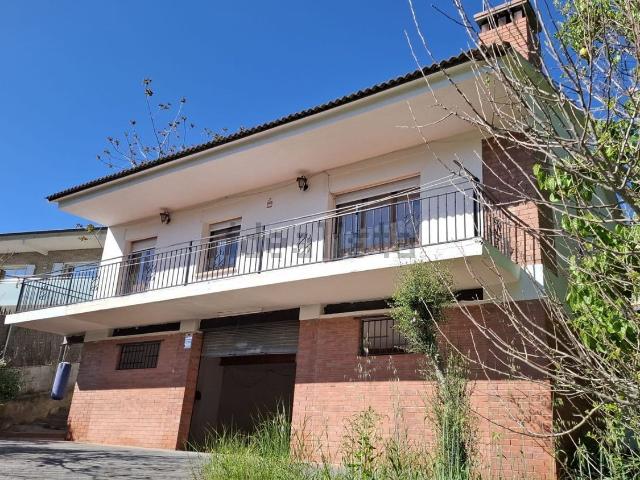 Chalet, Vallirana