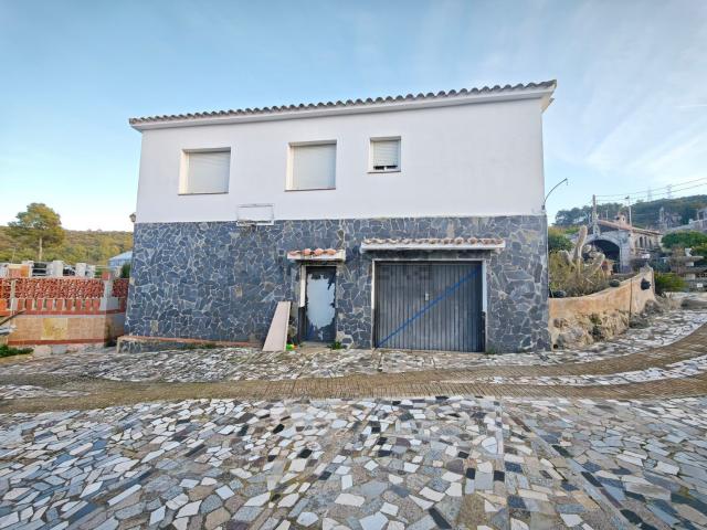 Chalet, Vallirana