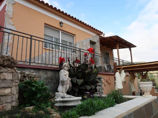 Chalet, Vallirana