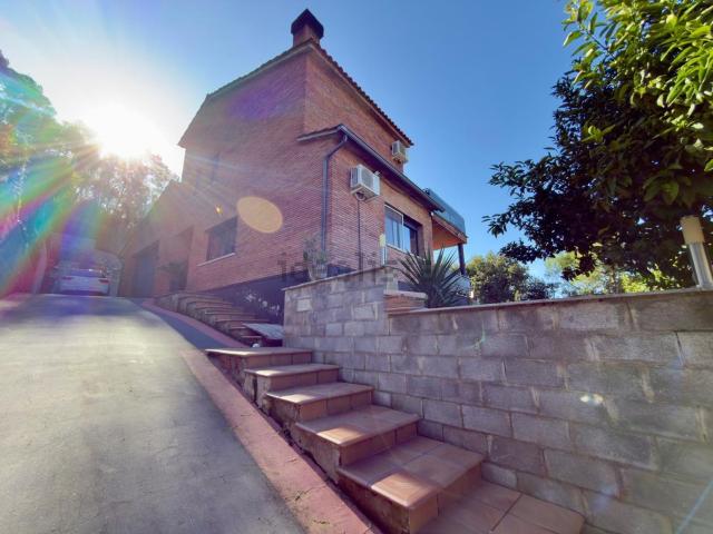 Chalet, Vallirana
