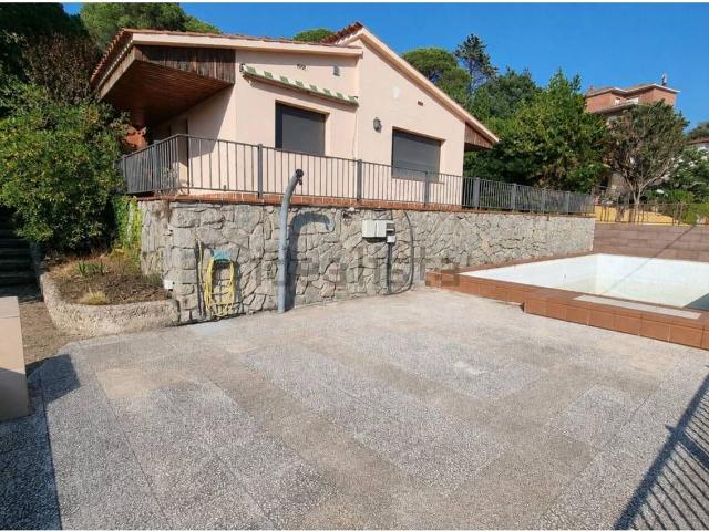 Chalet, Vallromanes