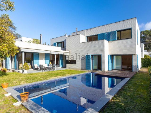 Chalet, Vallromanes