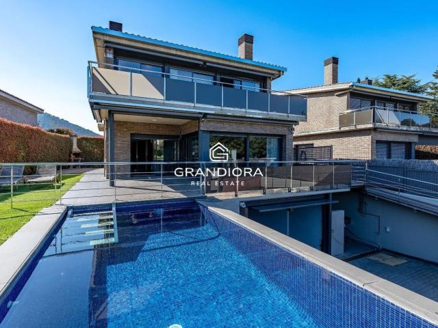 Chalet, Vallromanes