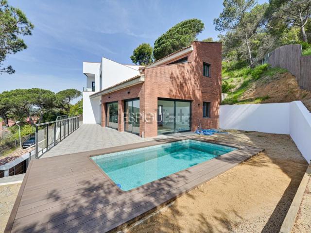 Chalet, Vallromanes