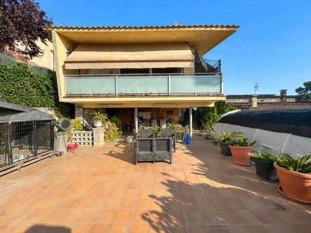 Chalet, Vallromanes