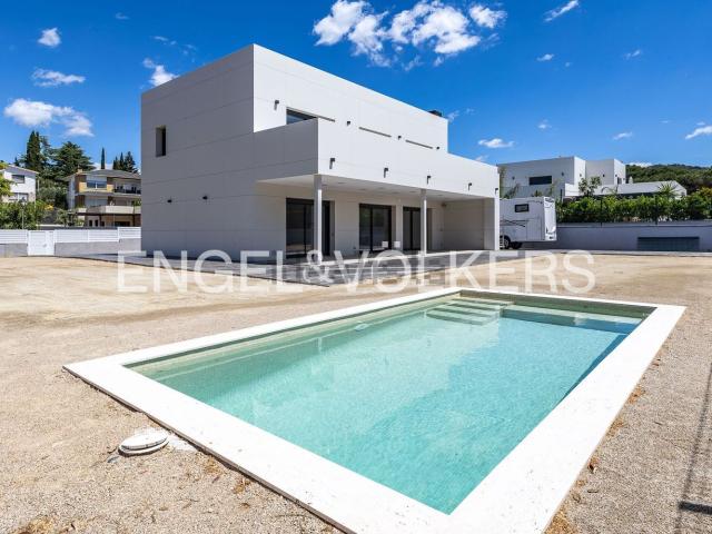 Chalet, Vallromanes