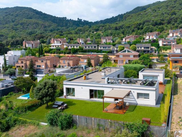 Chalet, Vallromanes