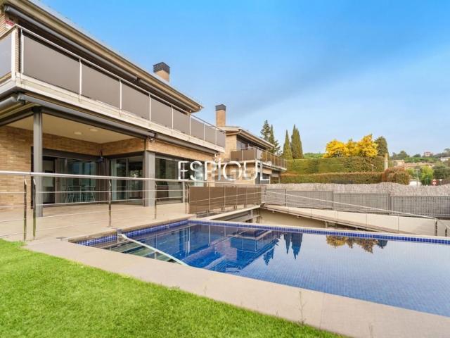 Chalet, Vallromanes