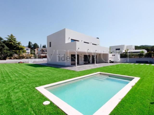 Chalet, Vallromanes