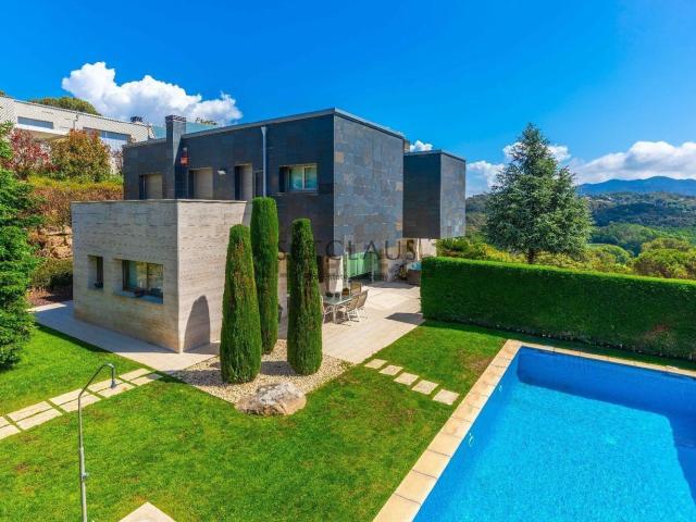 Chalet, Vallromanes