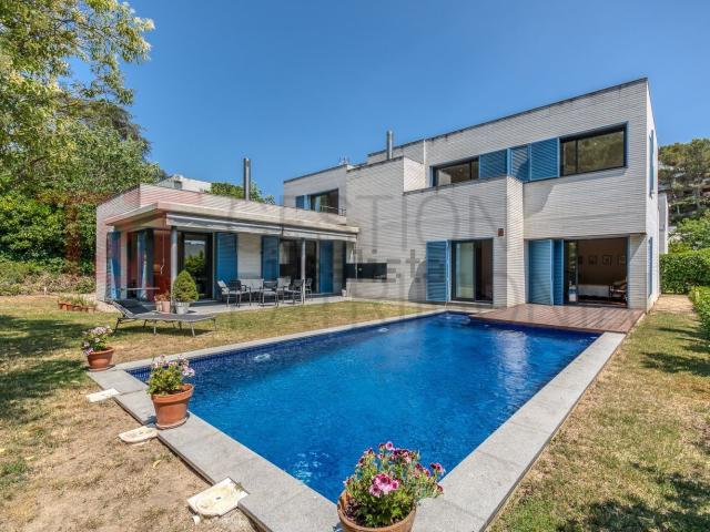 Chalet, Vallromanes