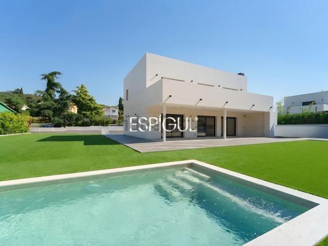 Chalet, Vallromanes