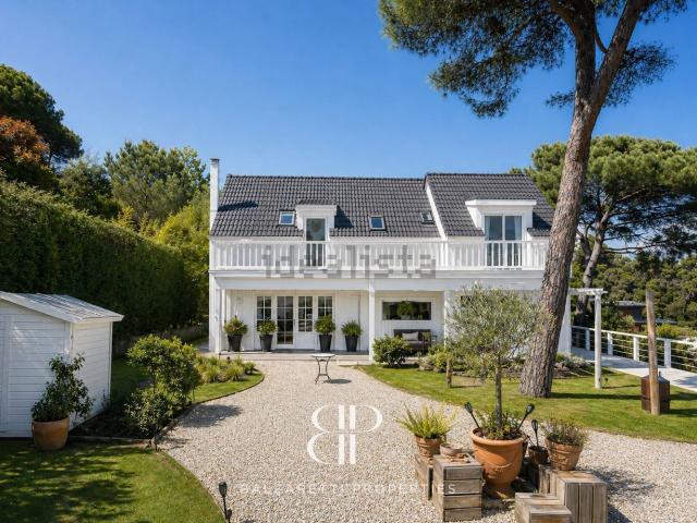 Chalet, Vallromanes