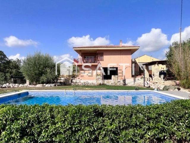 Chalet, Valls
