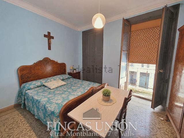 Chalet, Valls