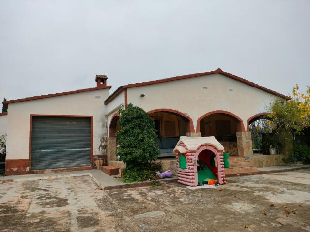 Chalet, Valls