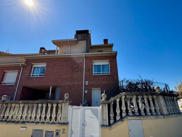 Chalet, Valls
