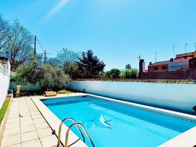 Chalet, Valls