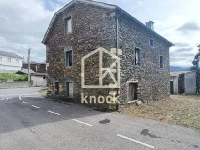 Chalet Venta Coaña, Busnovo
