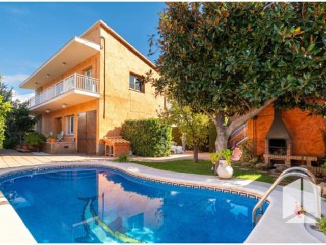Chalet Venta Castelldefels, Can Bou