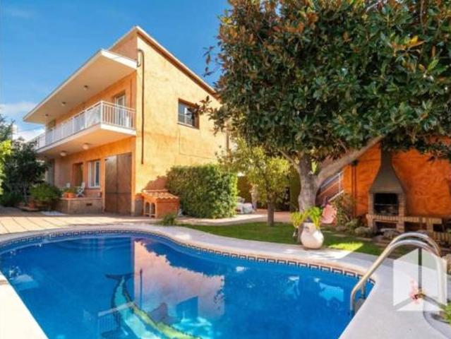 Chalet Venta Castelldefels, Can Bou