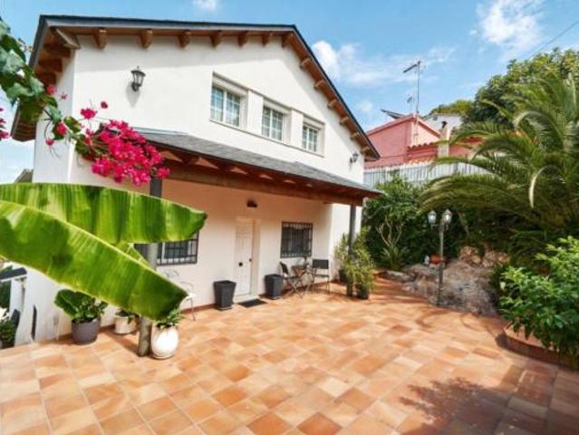 Chalet Venta Castelldefels, Montmar