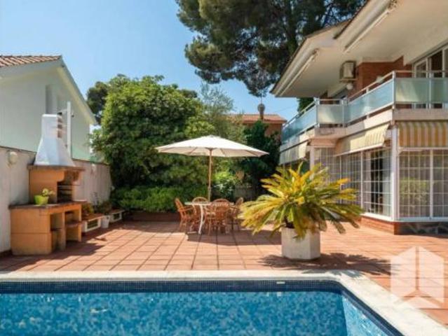 Chalet Venta Castelldefels, Centre