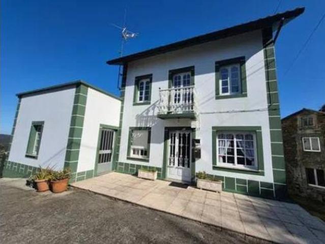Chalet Venta Cerdido, A Vila da Igrexa