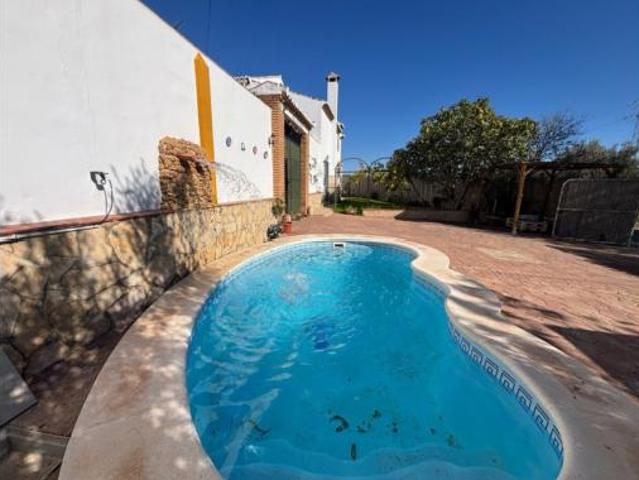 Chalet Venta Antequera, Centro