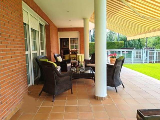 Chalet Venta Anguciana, Anguciana