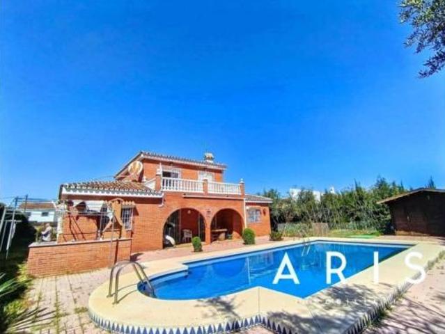 Chalet Venta Alhaurín de la Torre, Centro