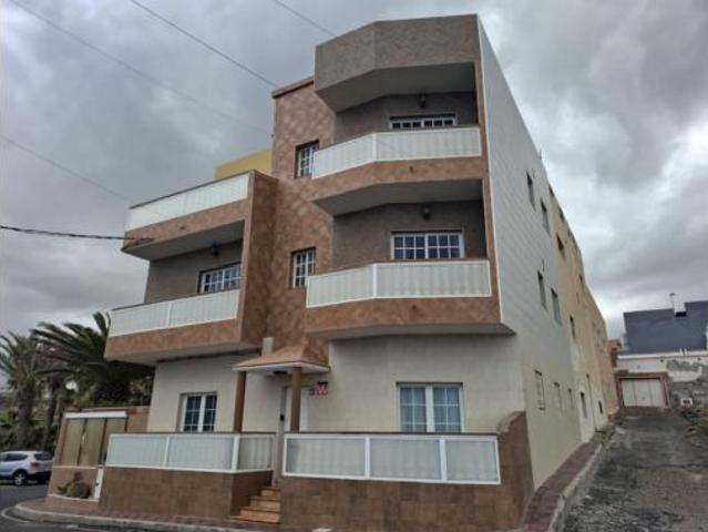 Chalet Venta Arico, Abades