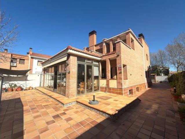 Chalet Venta Azuqueca de Henares, Postas