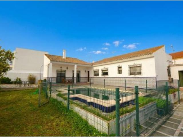 Chalet Venta Bormujos, Centro