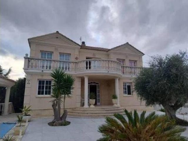 Chalet Venta Bellvei, Bellvei