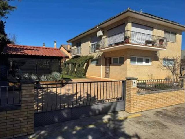 Chalet Venta Besalú, Besalú