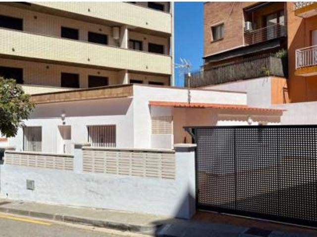 Chalet Venta Blanes, Els Pavos