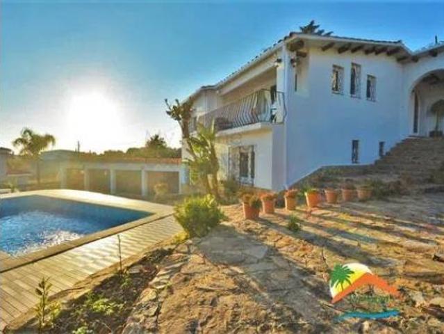 Chalet Venta Blanes, Urbanitzacions