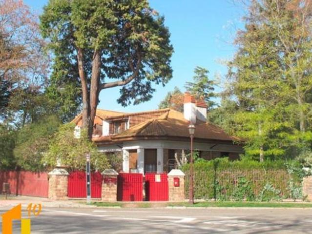 Chalet Venta Burgos Capital, Universidad Las Huelgas