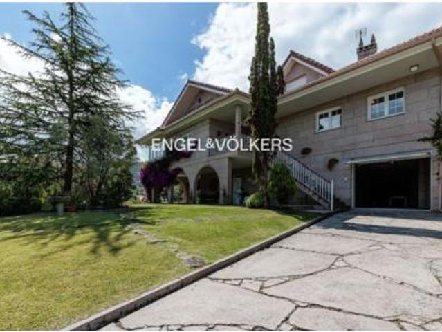 Chalet Venta Gondomar, Donas