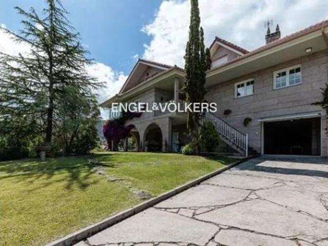 Chalet Venta Gondomar, Donas