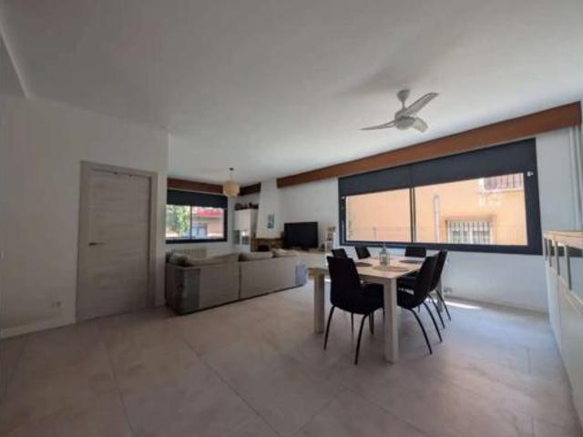 Chalet Venta Gavà, Centre Zona Estació Passeig de Joan Maragall